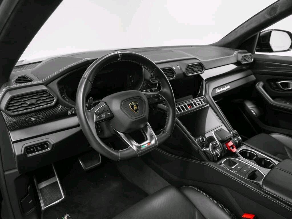 2022 Lamborghini Urus AWD v