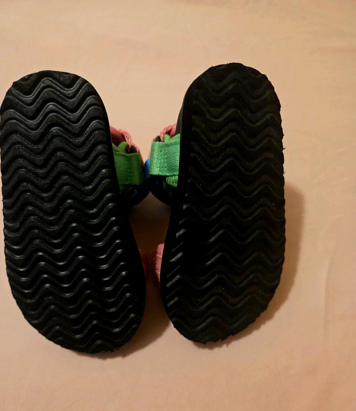 Gap multicolored sandals