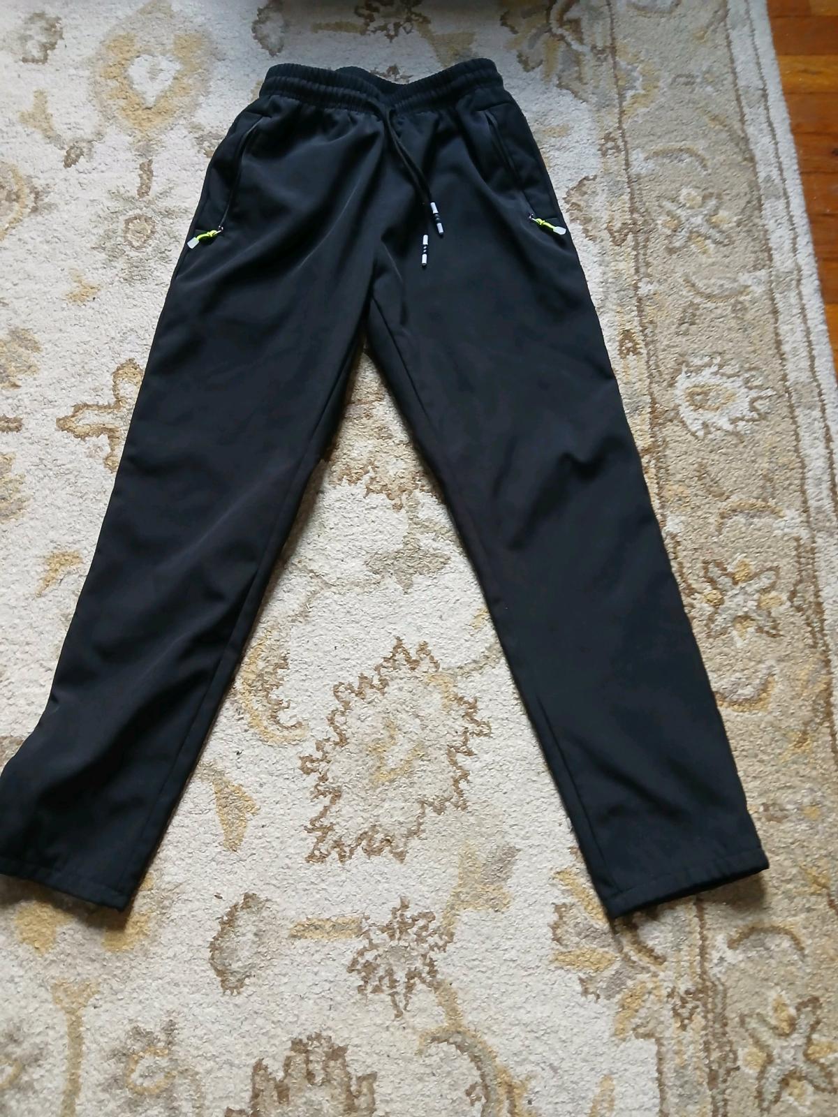 black sweatpants two zipper pocket
