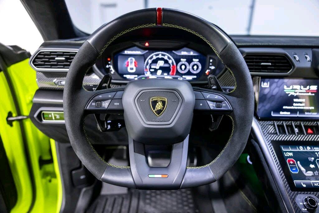 2024 Lamborghini Urus Performante AWD