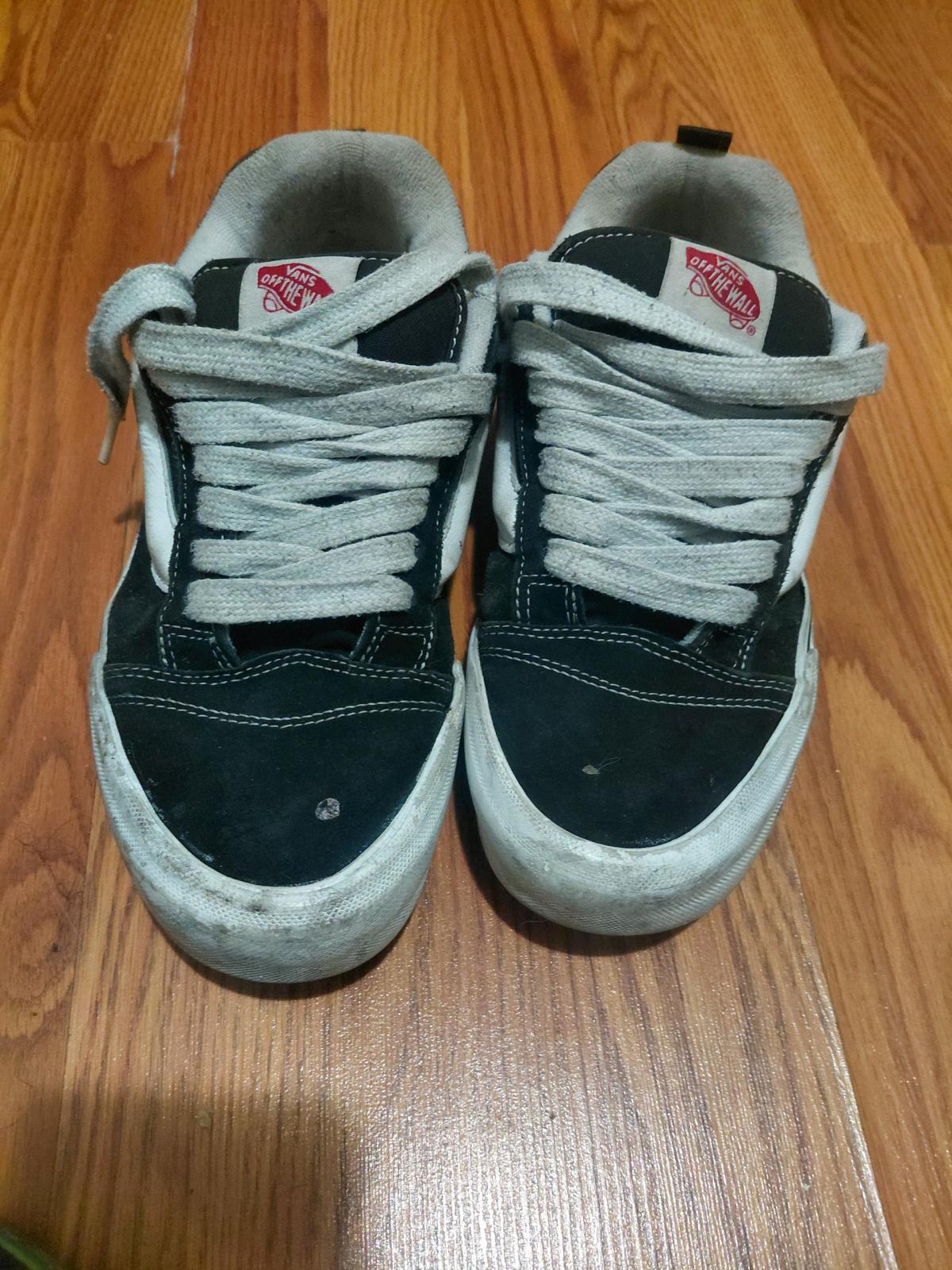 black and white nike Knu Skools