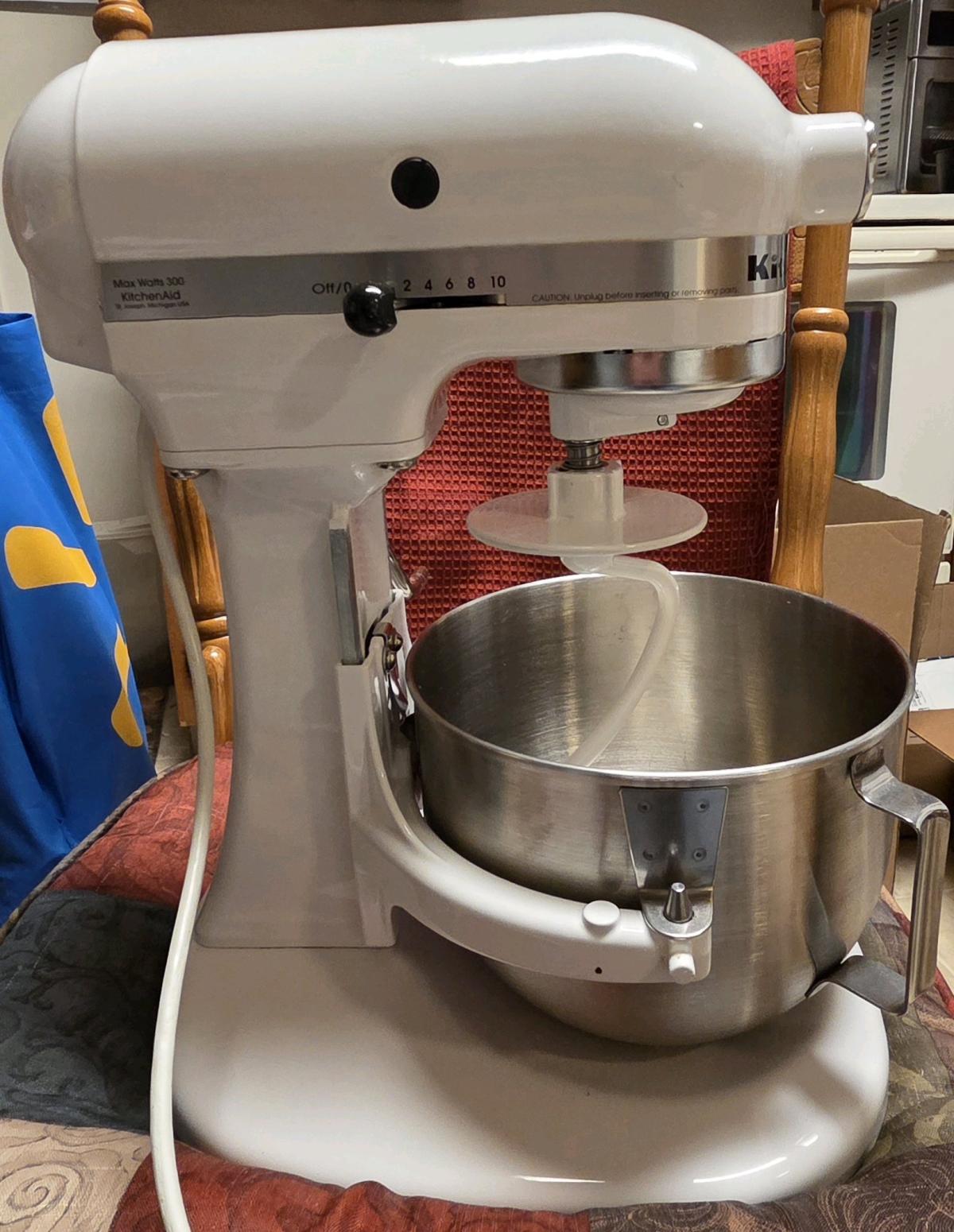 KitchenAid K4SSWH 45 Quart BowlLift Stand Mixer