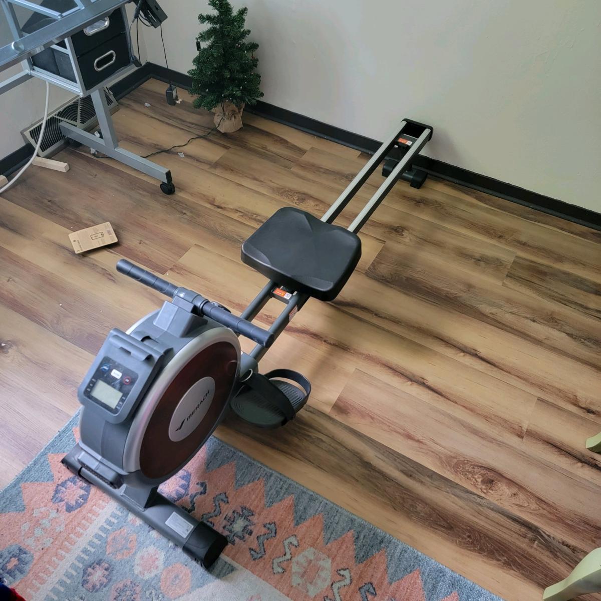 Merach Rowing Machine model Q1S 350lb capacity like new