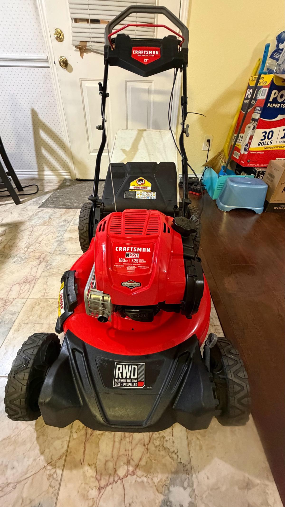 CRAFTSMAN M320 21in Gas Selfpropelled lawn mower with 163cc