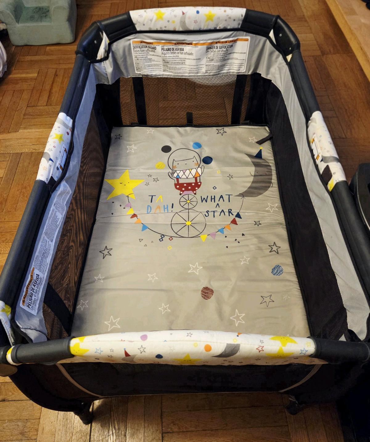 Baby Trend Snooze Center Deluxe