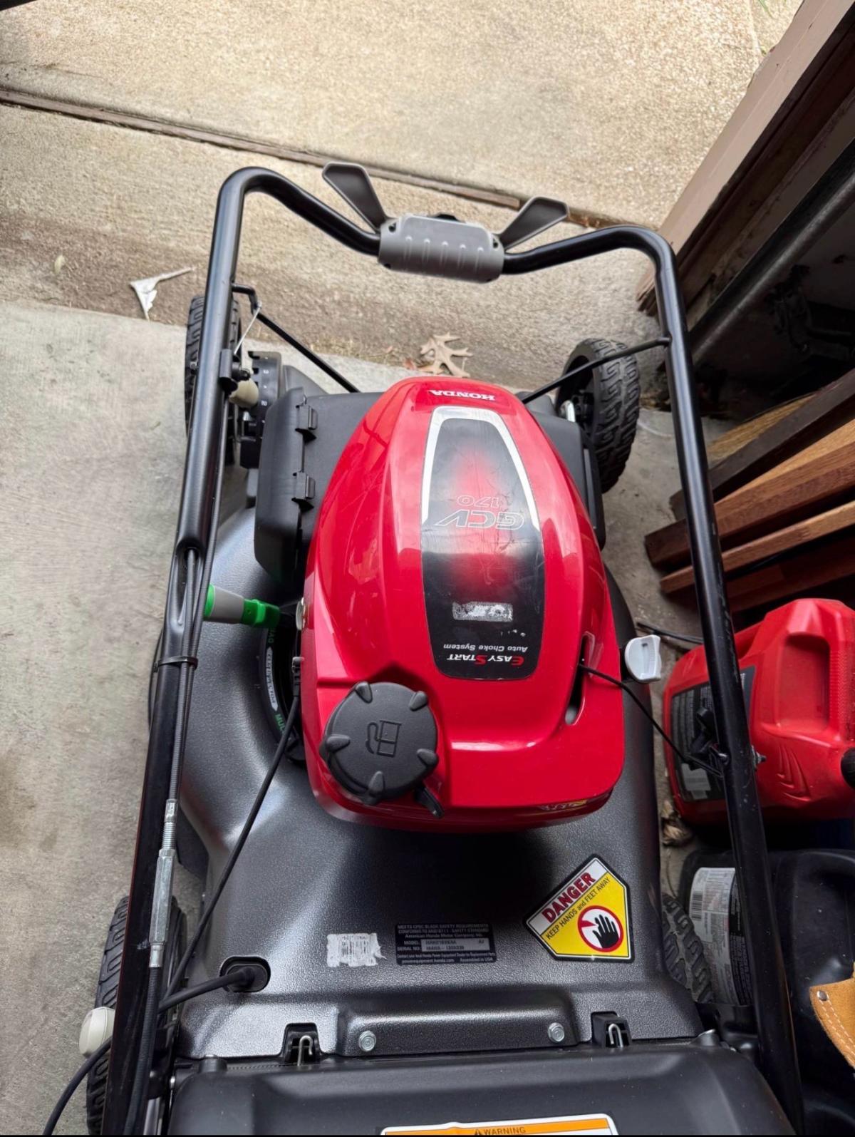 HRN216VLA21 Walk Behind Mower Variable Speed Electric Start
