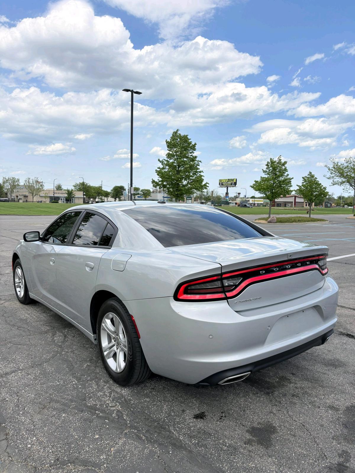 2020 DODGE CHARGER SXT 130kmiles CLEAN TITLE