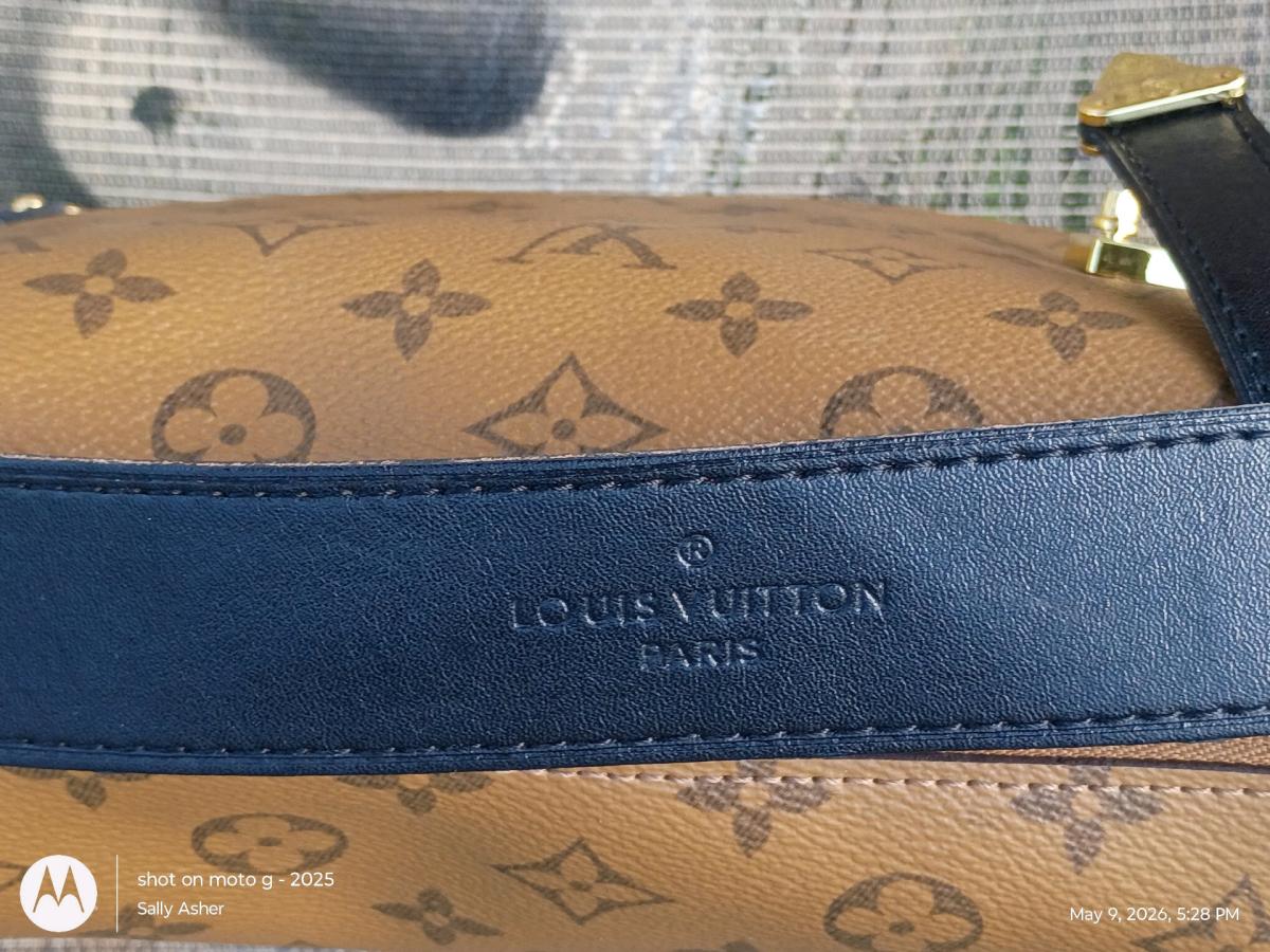 A LV side trunk purse