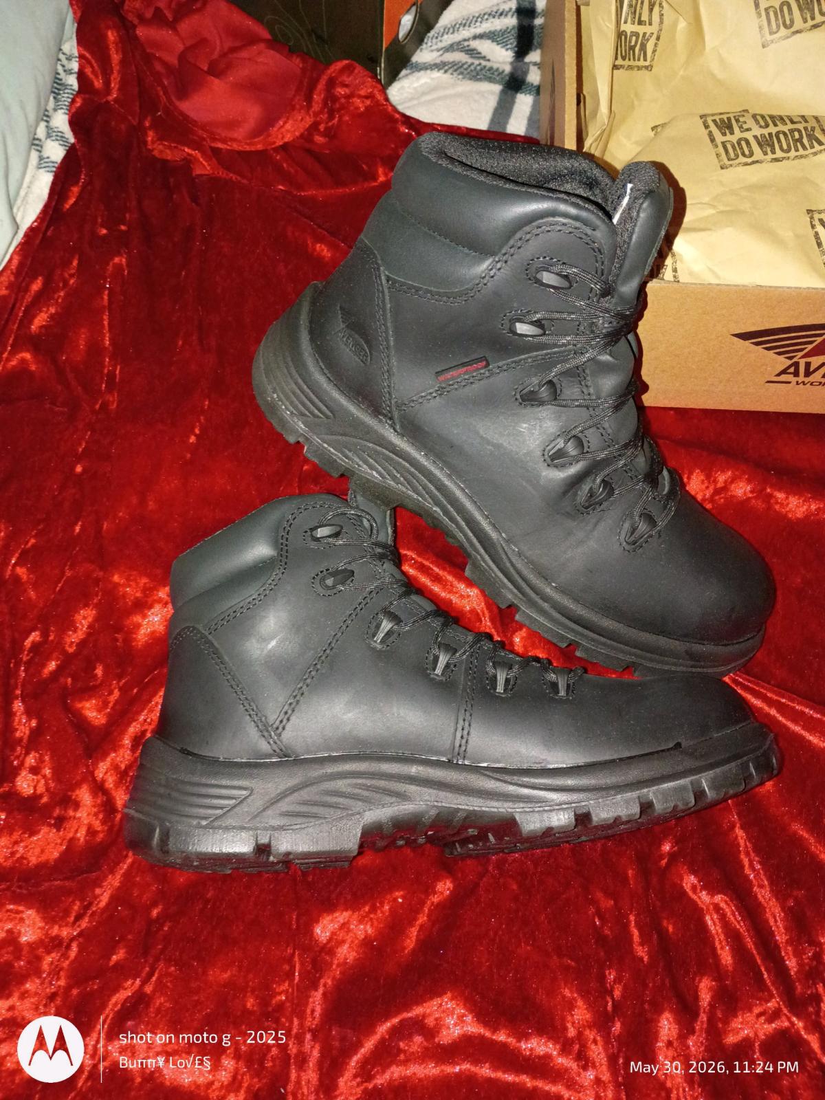 Black Work Boots sZ 8 and half