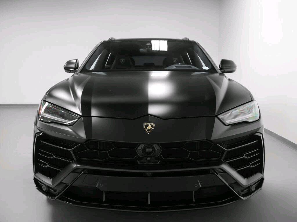 2022 Lamborghini Urus AWD v