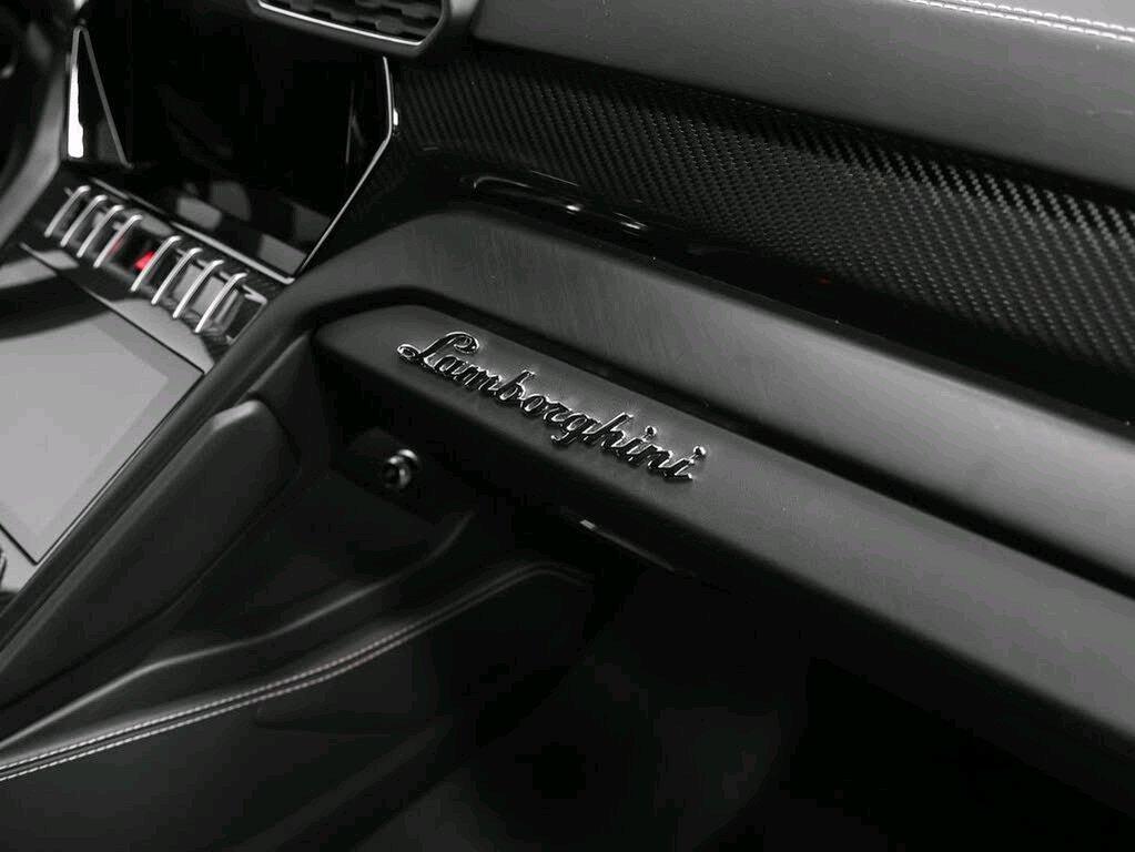 2022 Lamborghini Urus AWD v