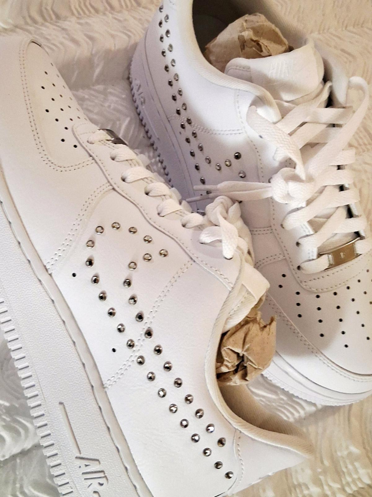 RARE Nike Air Force 1 Low 07  Size 9