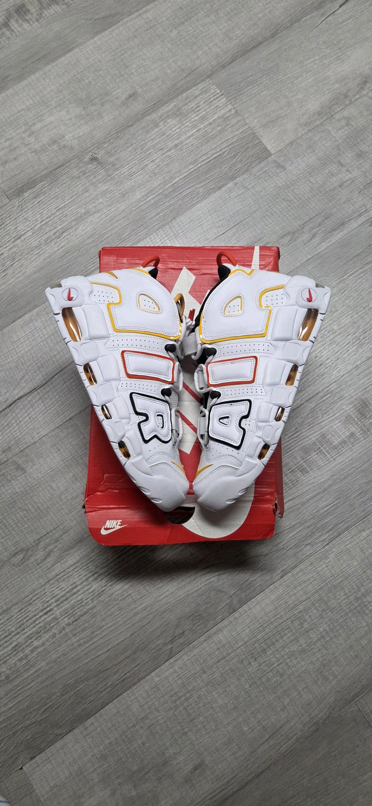Nike Uptempo Roswell Raygun