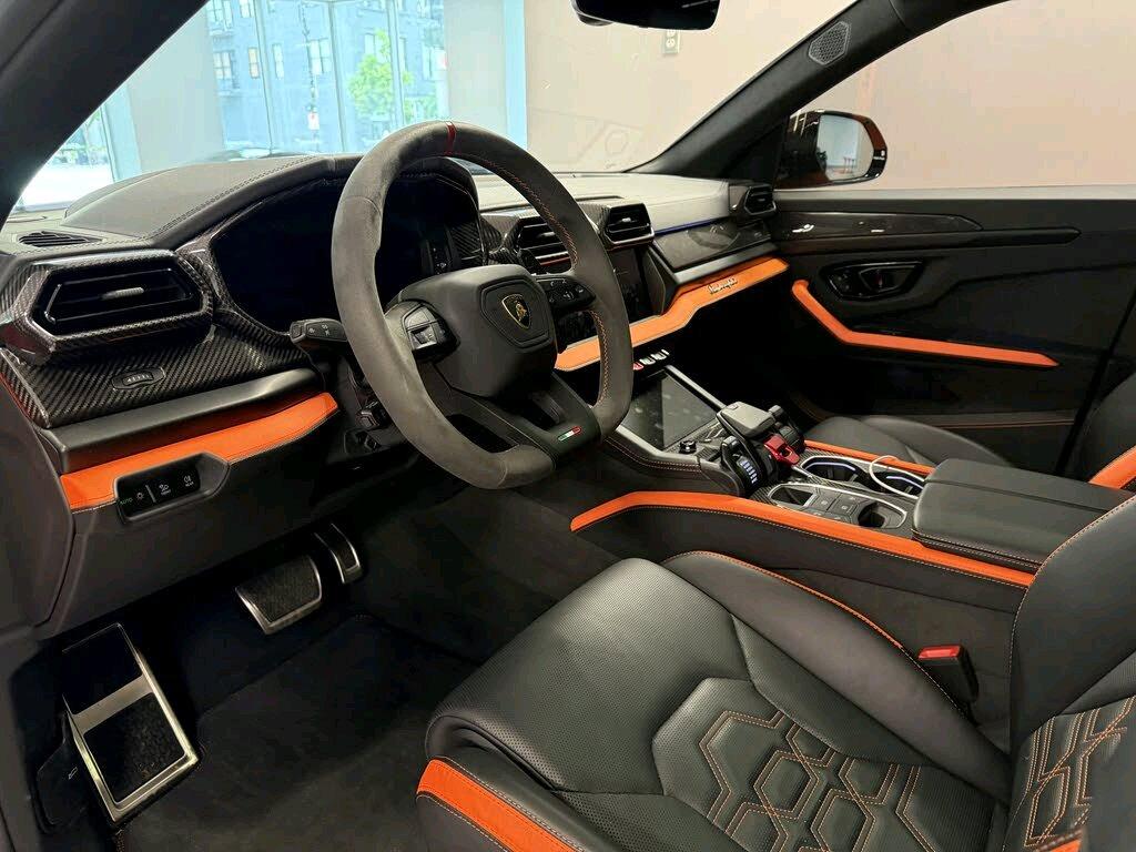 2025 Lamborghini Urus SE AWD