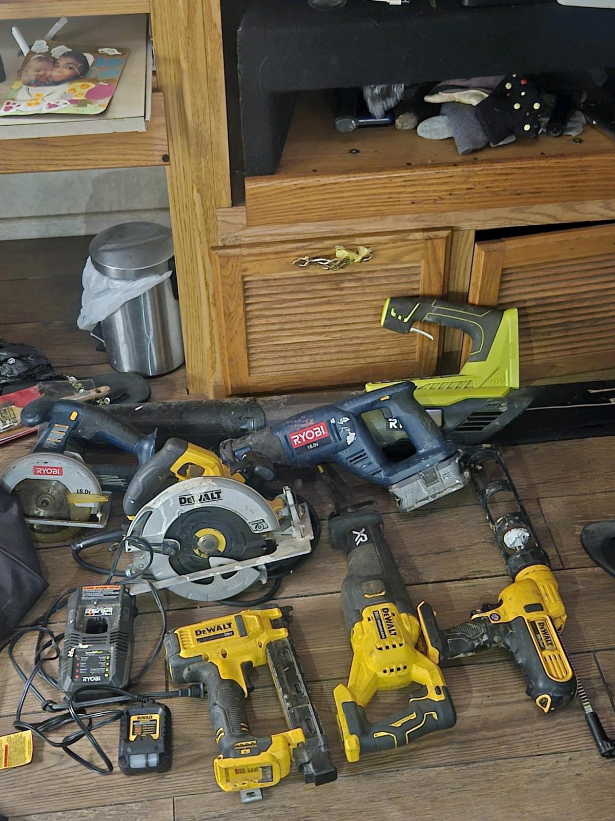 tools val packDeal Electric CalukGUN saw z