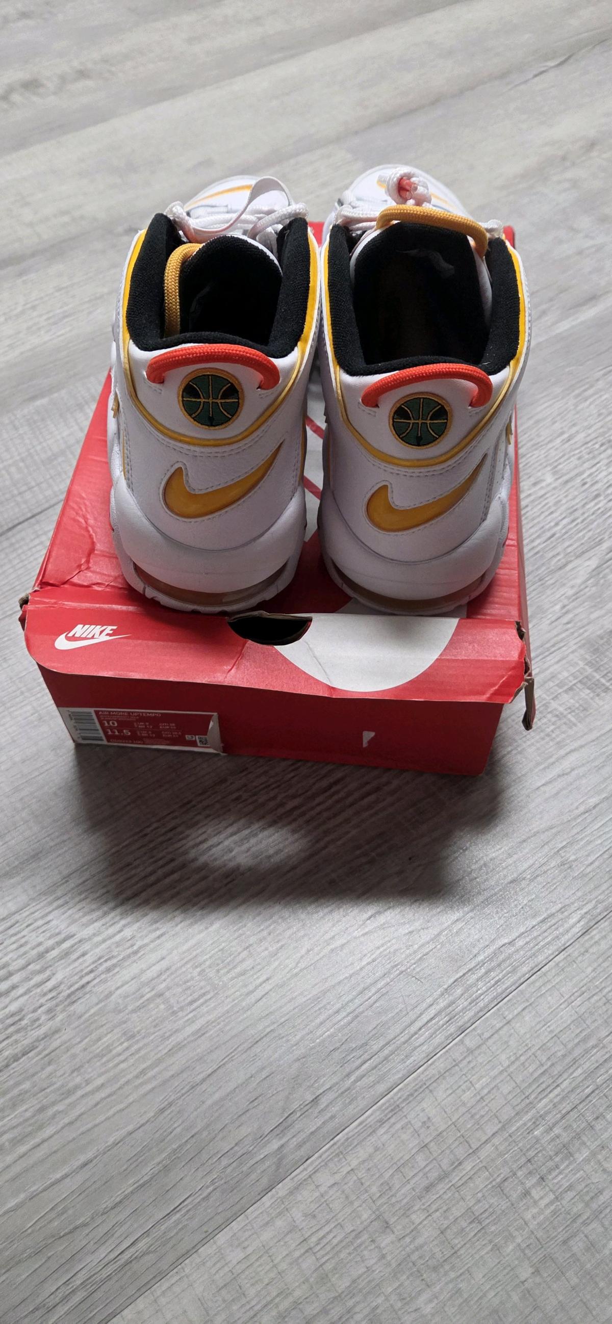 Nike Uptempo Roswell Raygun