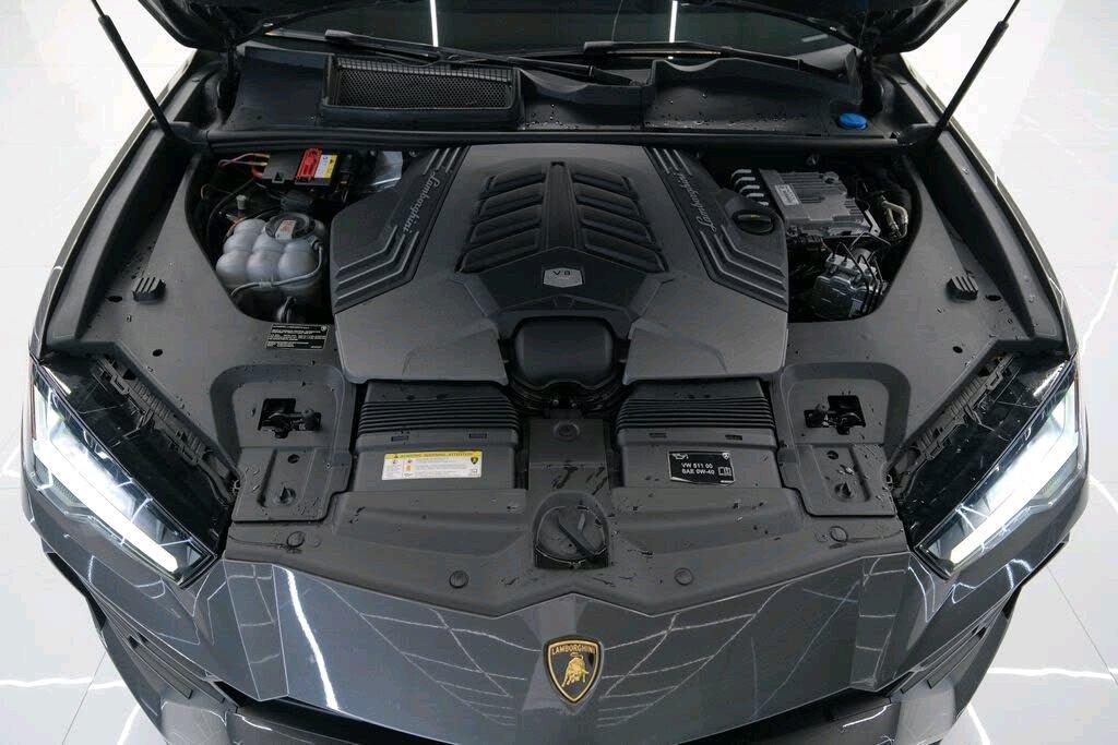 2022 Lamborghini Urus AWD FX