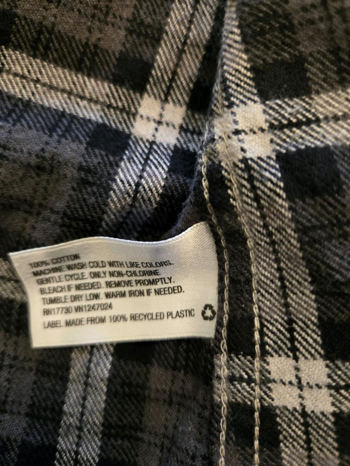 Merona size small black white paid button down