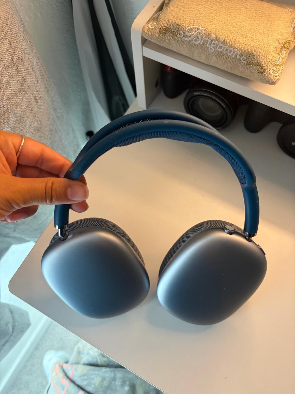 apple headphones air max