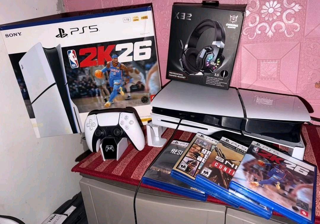 few months used PS5 Slim 1TB with box