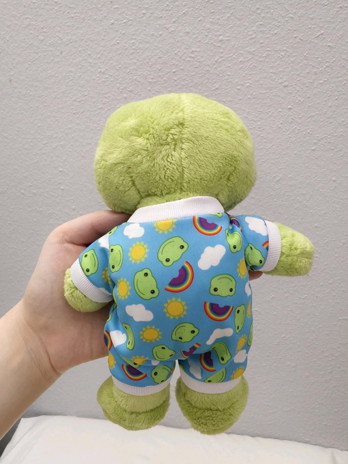 Green frog plushie