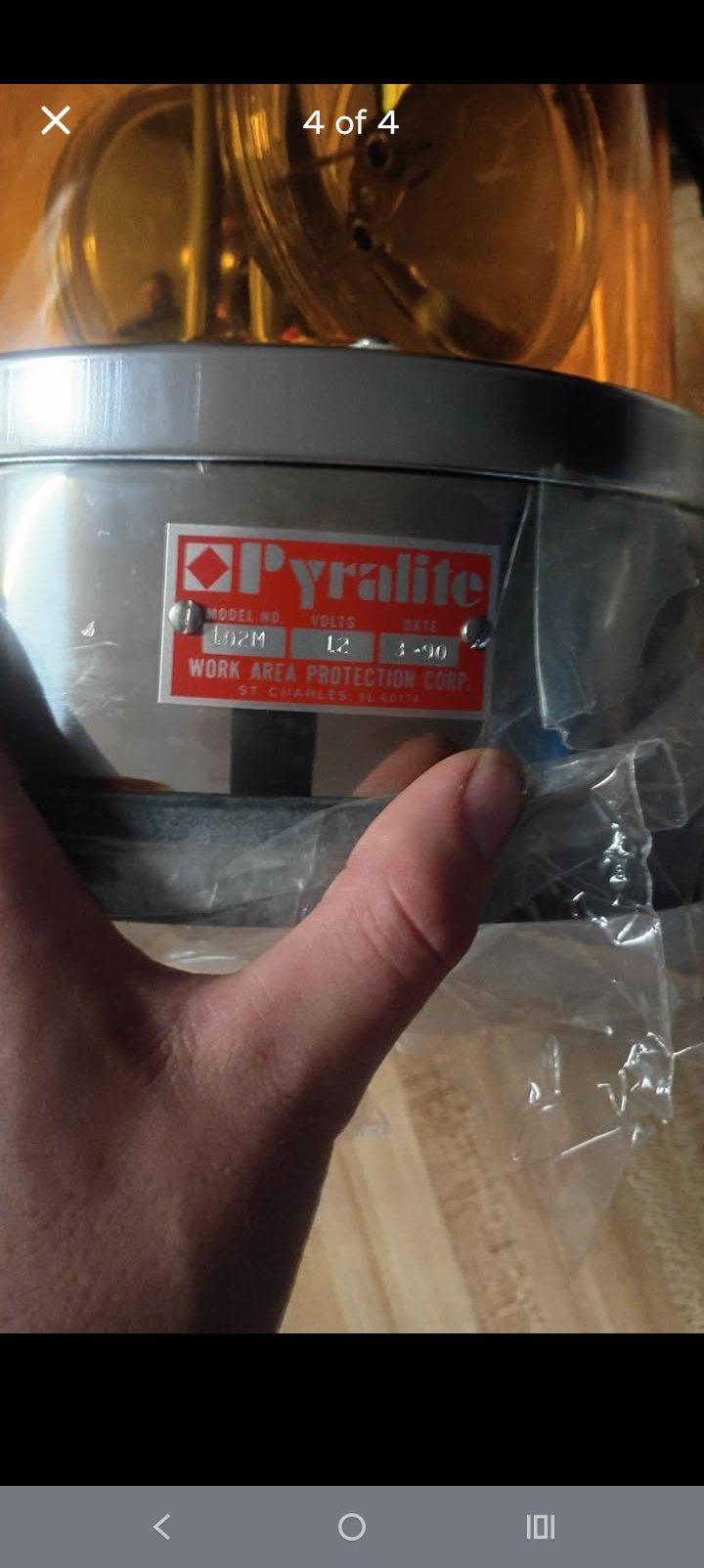 Vintage Pyralite Model 102M Amber Rotating Beacon Light  12