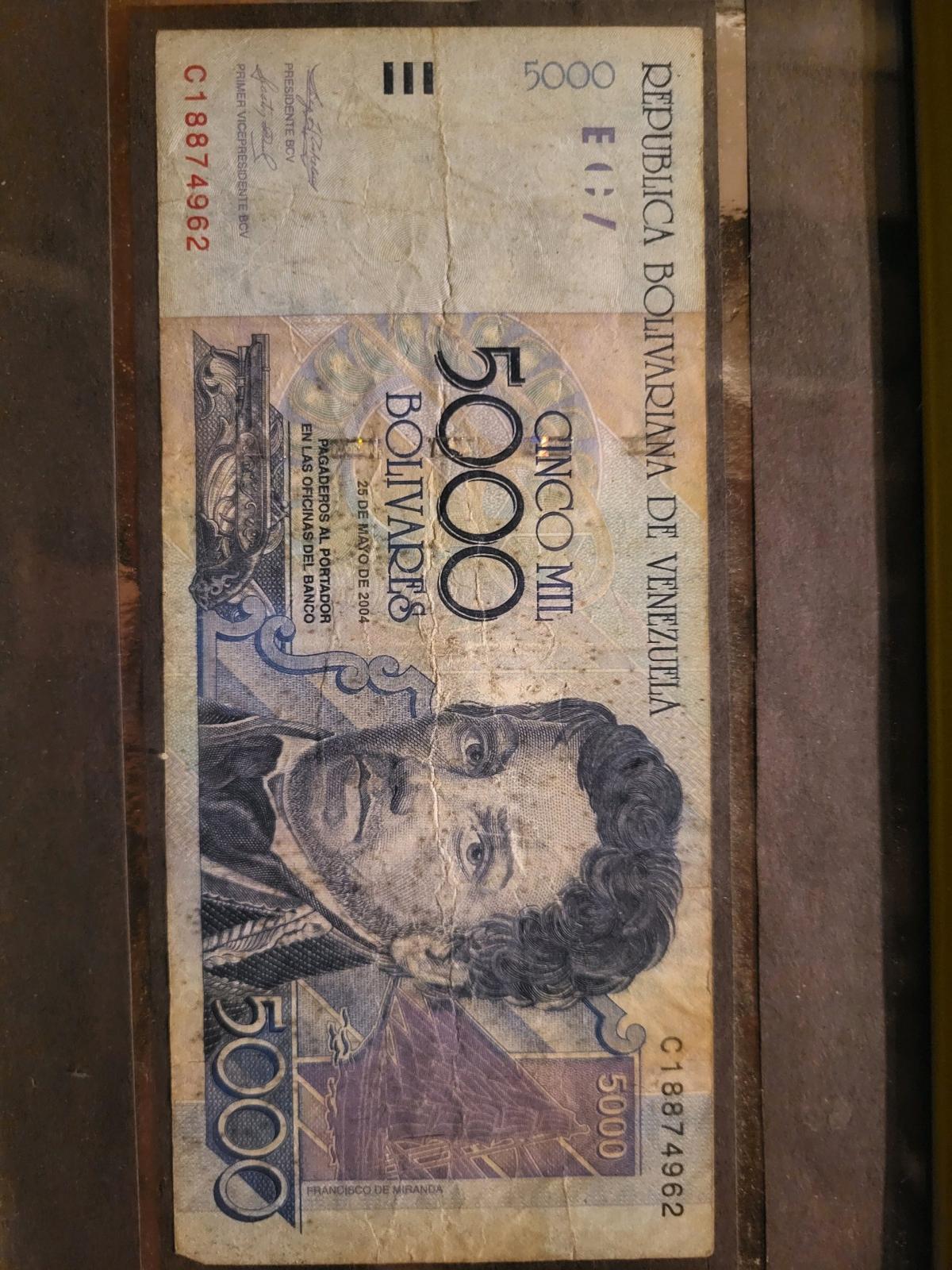 1                  This banknote is a 5000 Venezuelan Boliva