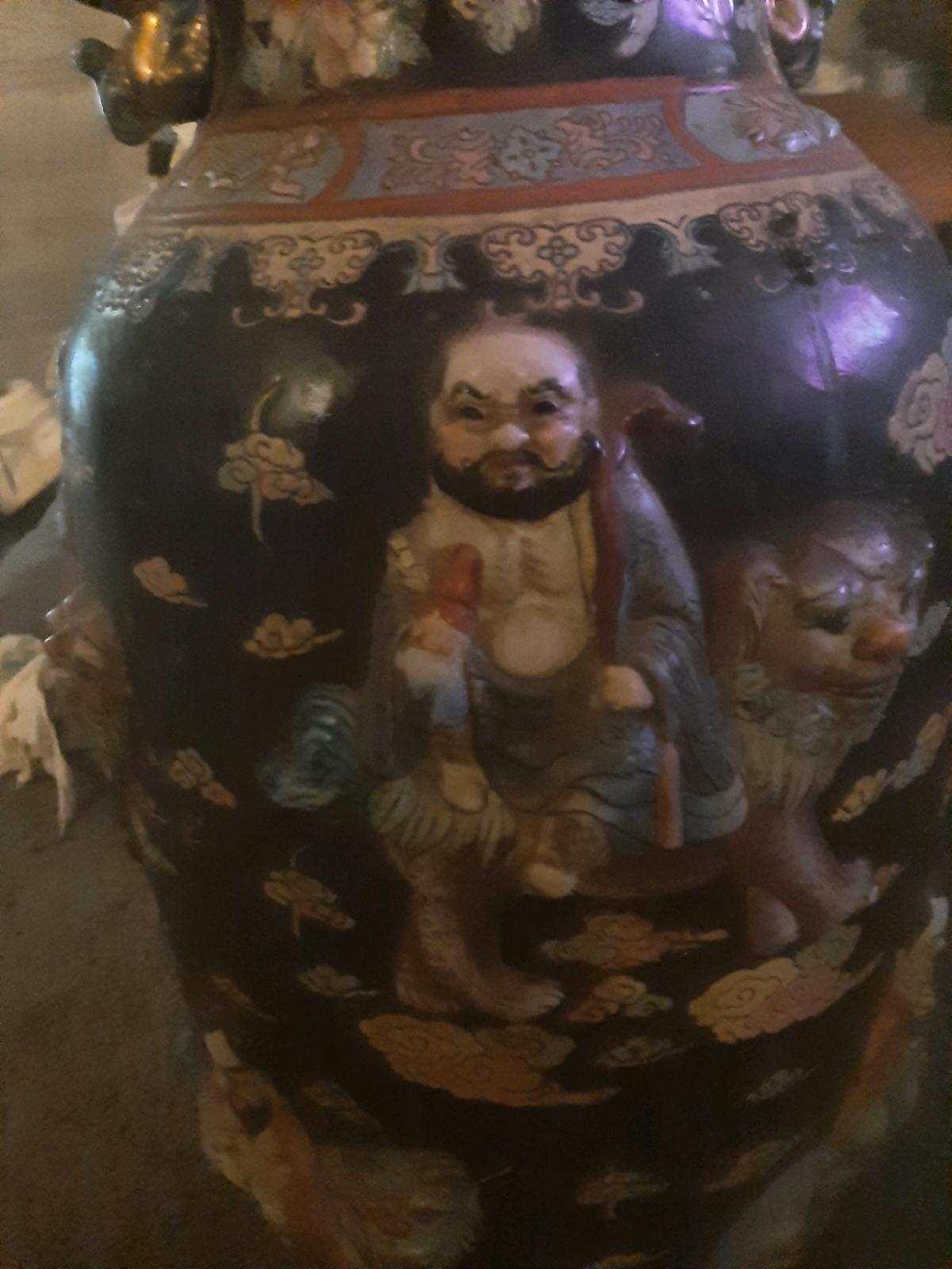antique Chinese floor vase its big nice good shape