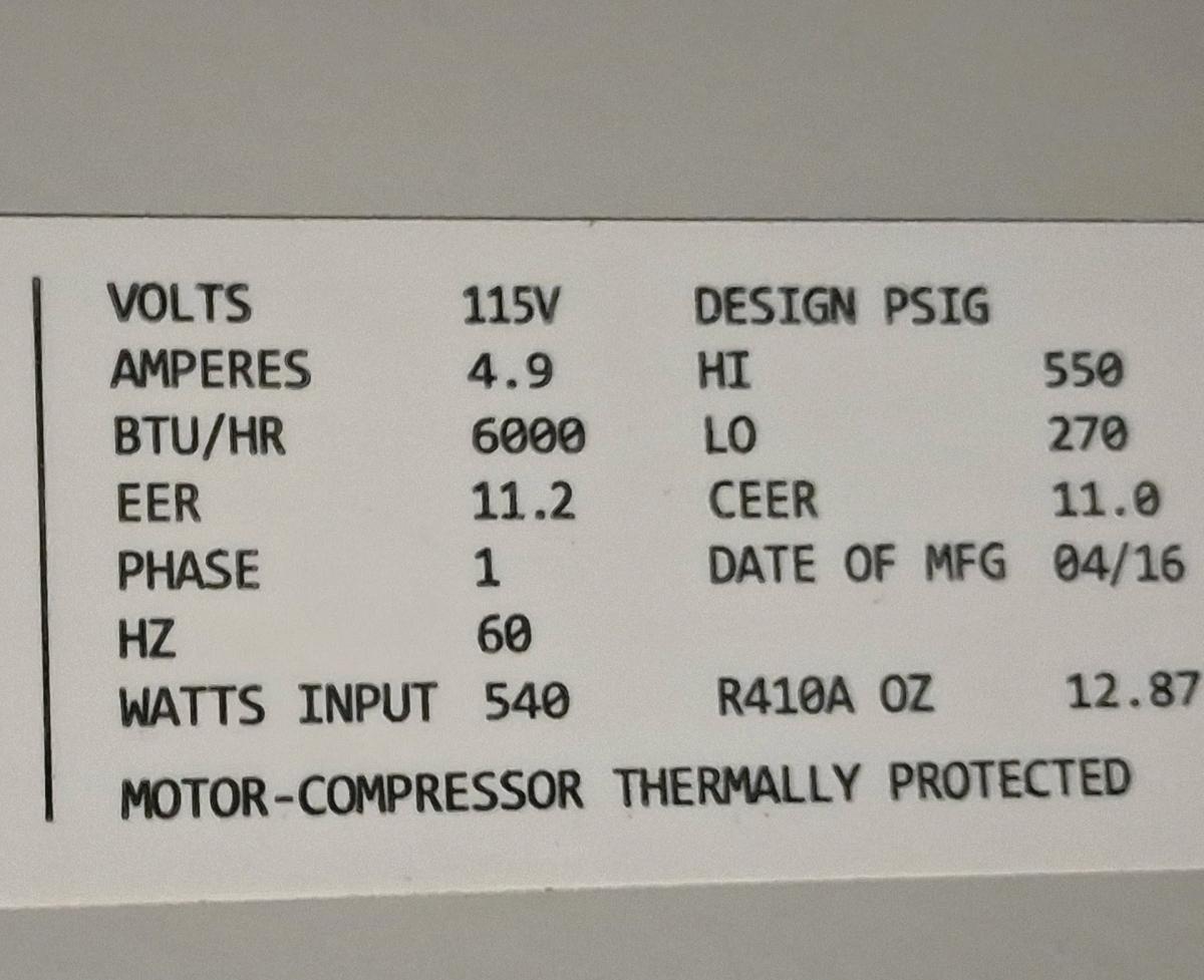 GE 6000 BTU Window Air Conditioner  Clean  Works Great