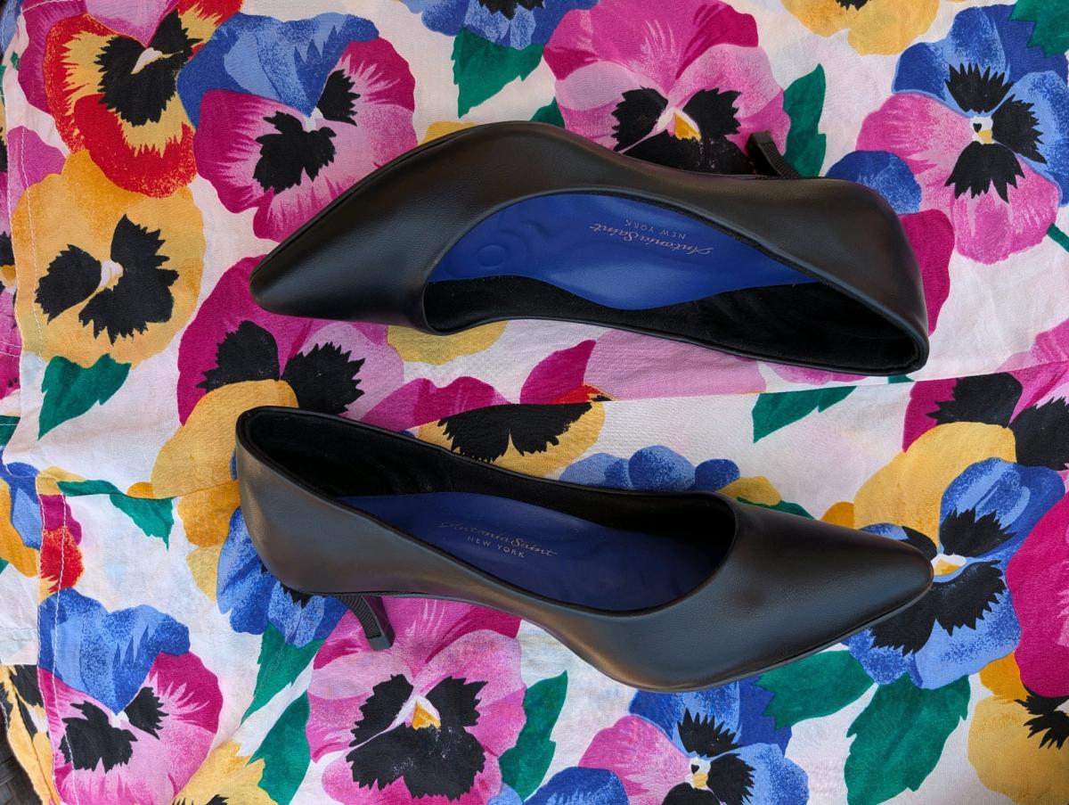 Antonia Saint Vintage black pumps