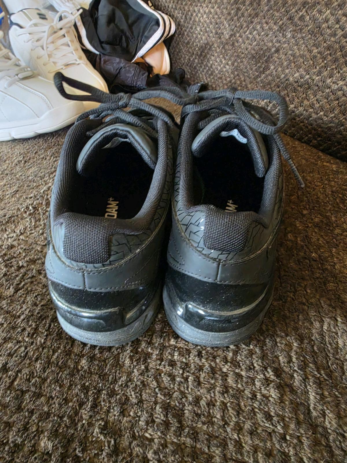 Mens all black pumas