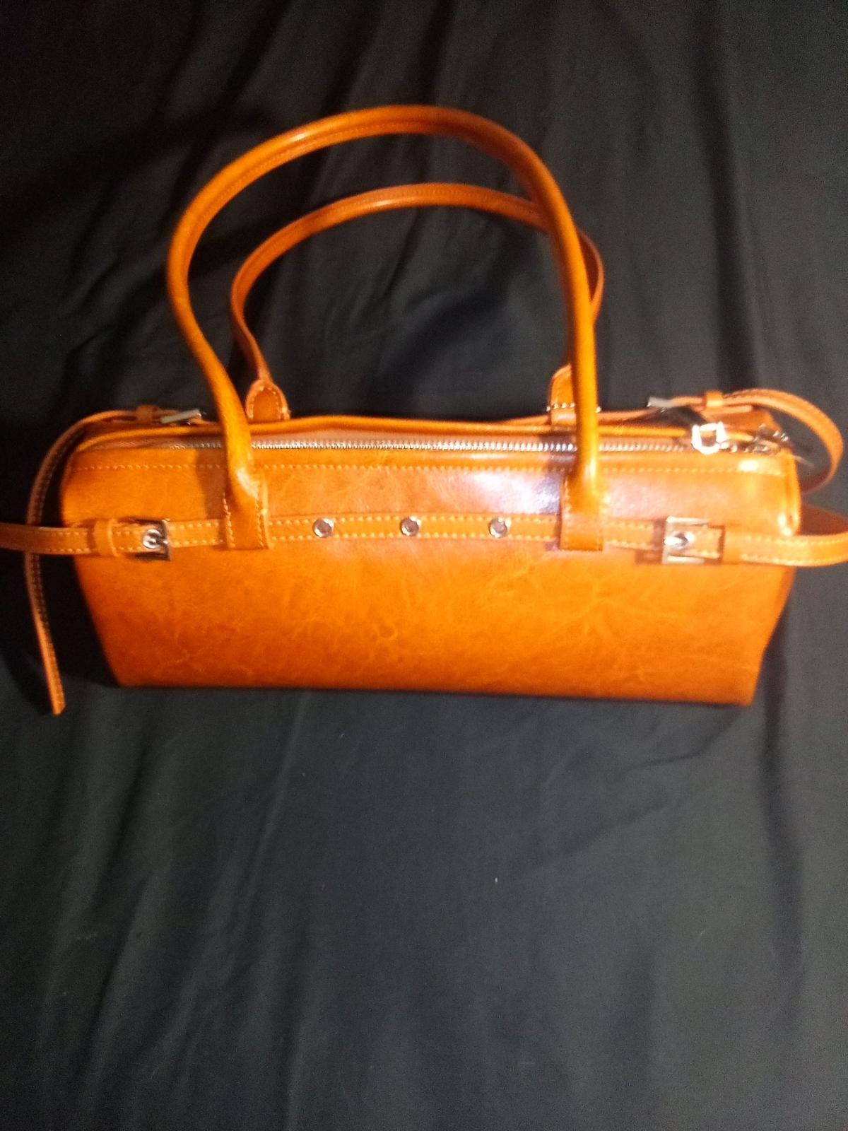 nice tan bag great for the rodeo or going out