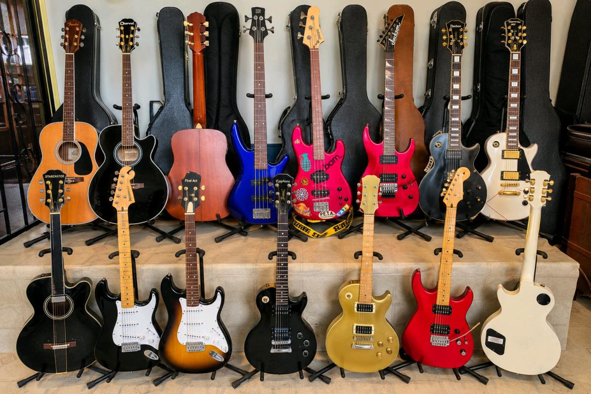 HUGE GUITAR COLLECTION FOR SALE