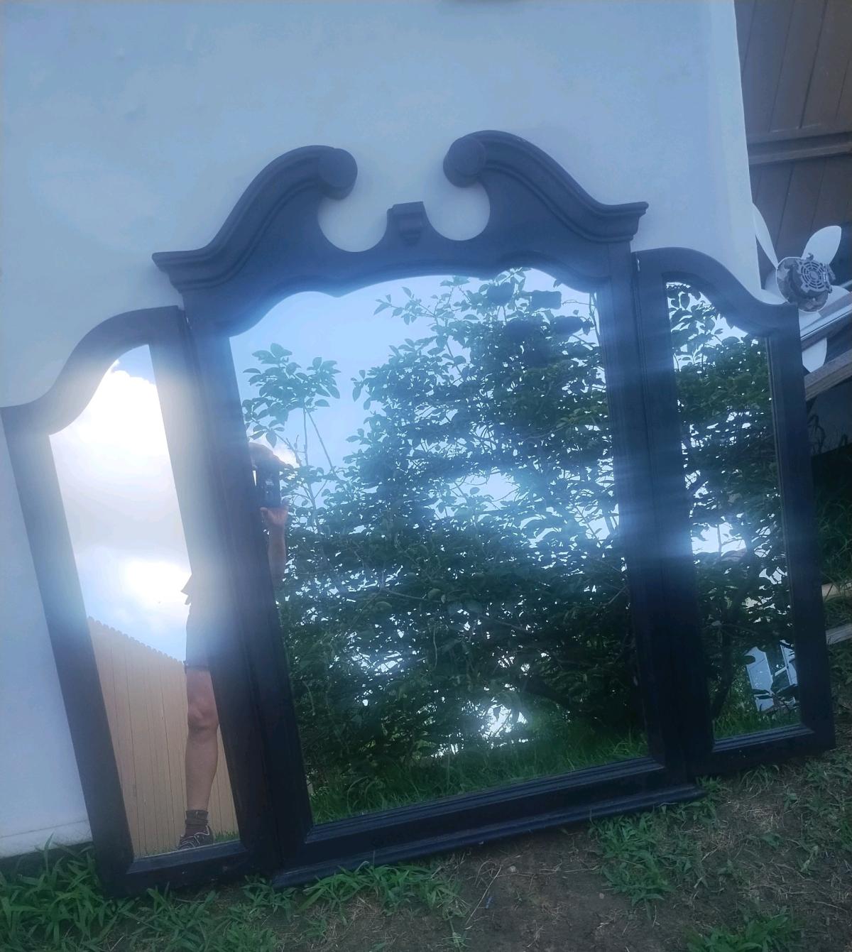 Victorianstyle threepanel mirrors