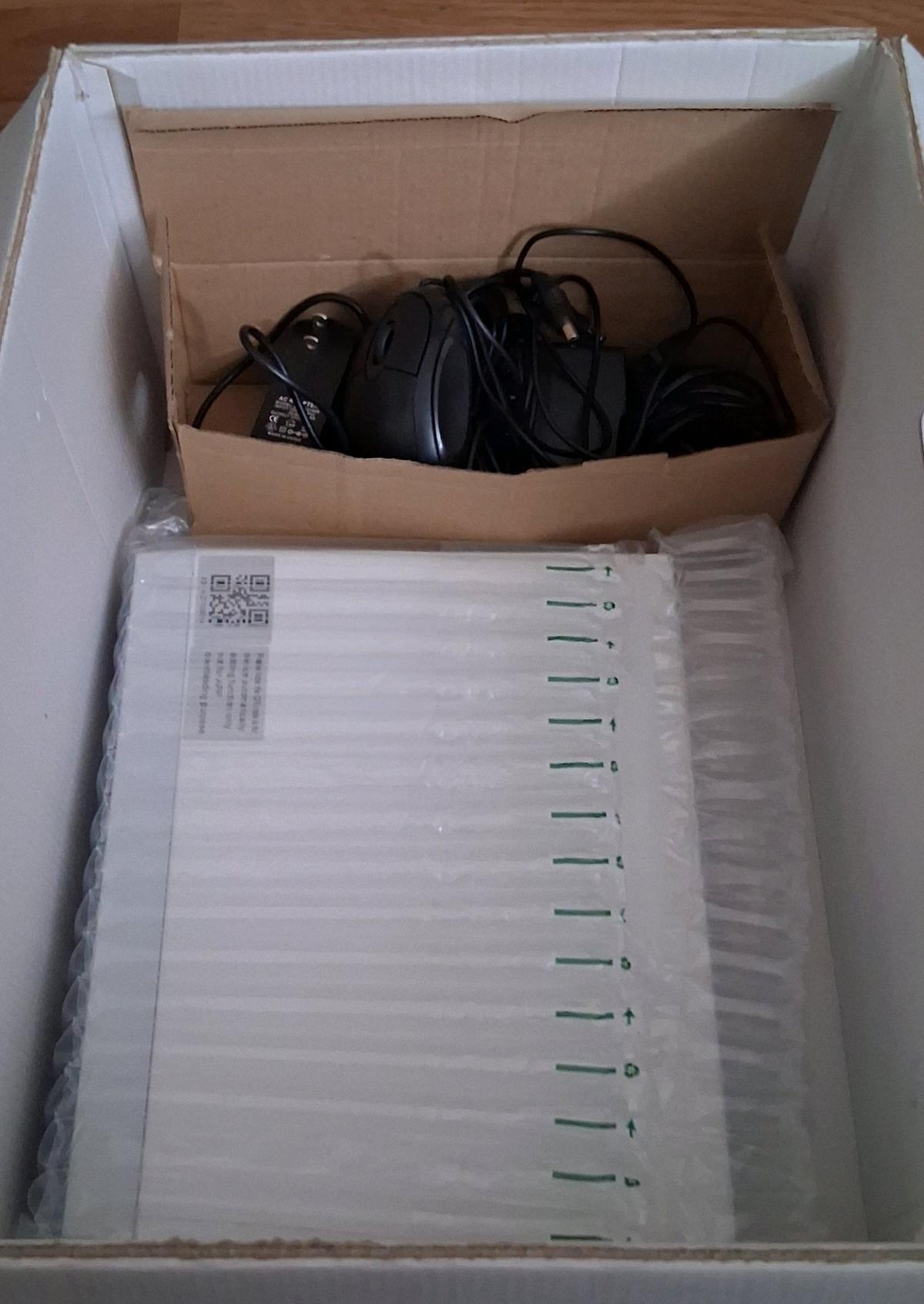 HD NVR WITH 4 CAMERAS nightvision waterproof