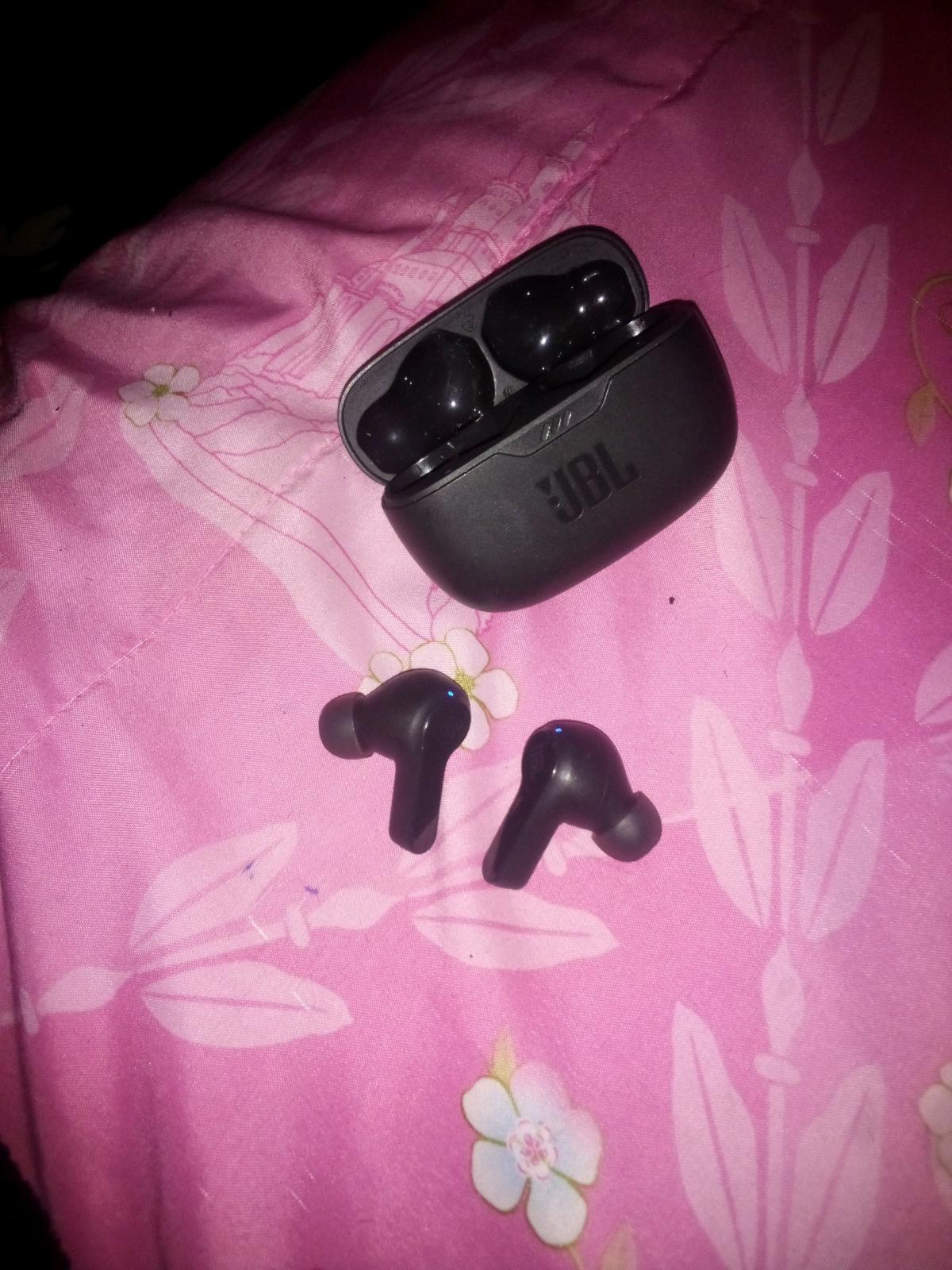 JBL Vibe beam wireless earbuds