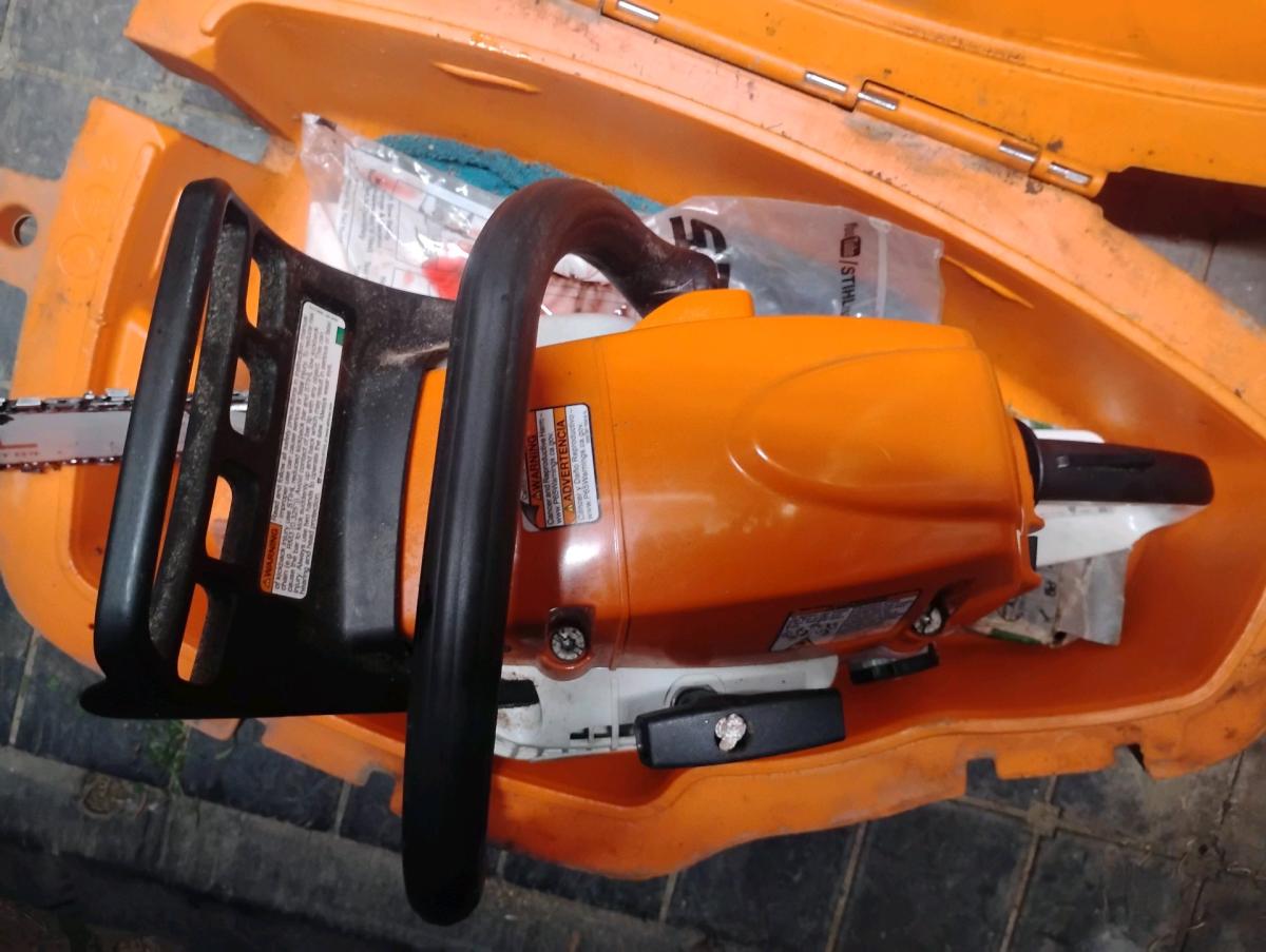 Stihl MS291 chainsaw  great shape almost new