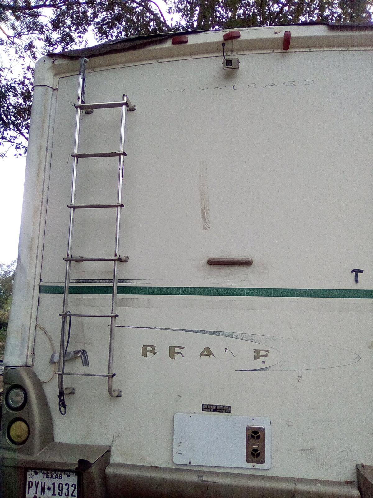 2001 winnabego brave edition