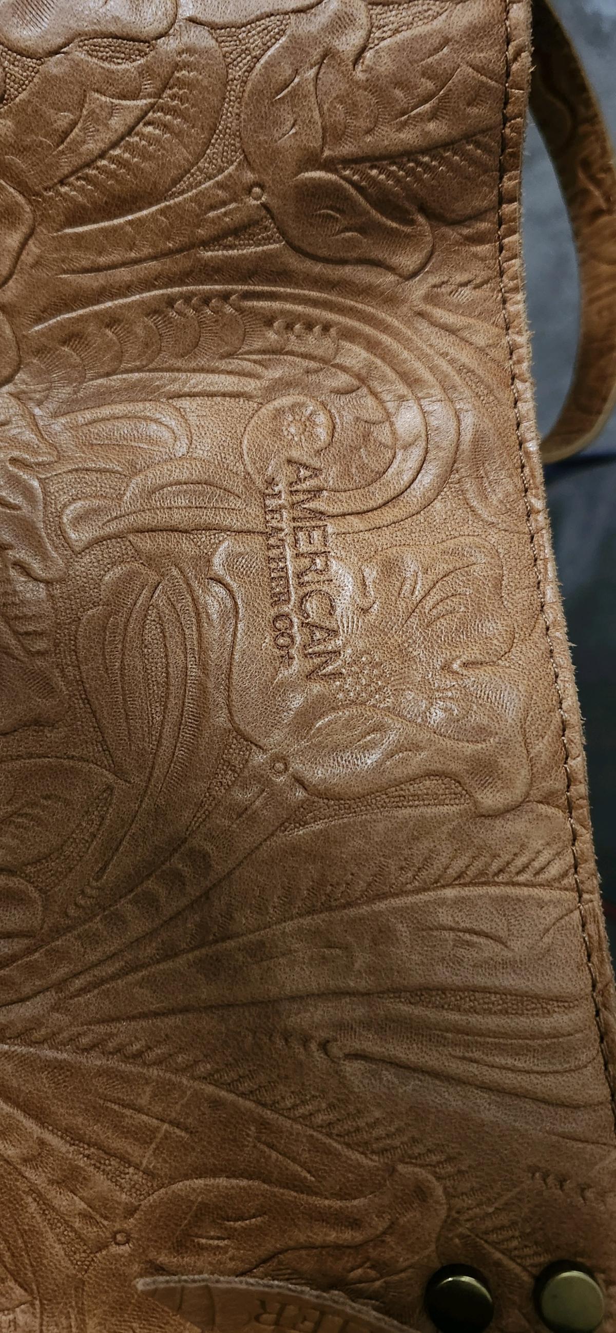 100 percent leather purse