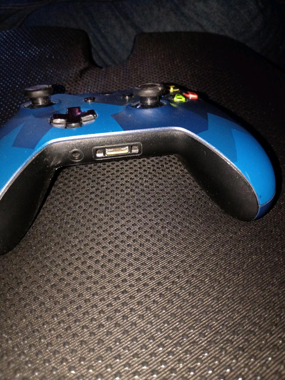 Microsoft Xbox one special edition midnight Forces wireless