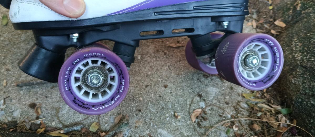 Roller Derby Viper M4 Womens Quad Skates Size 7 Adult womens