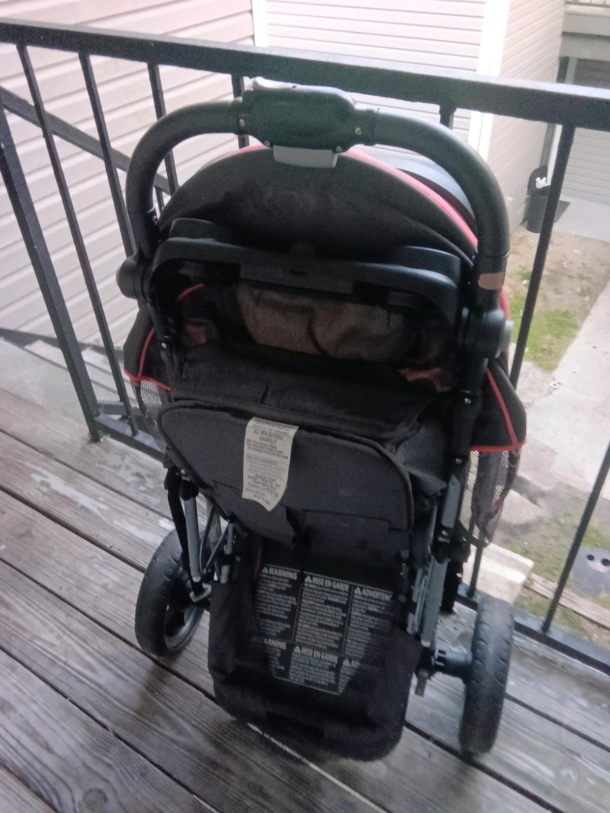 Beautiful baby girl stroller easy to fold