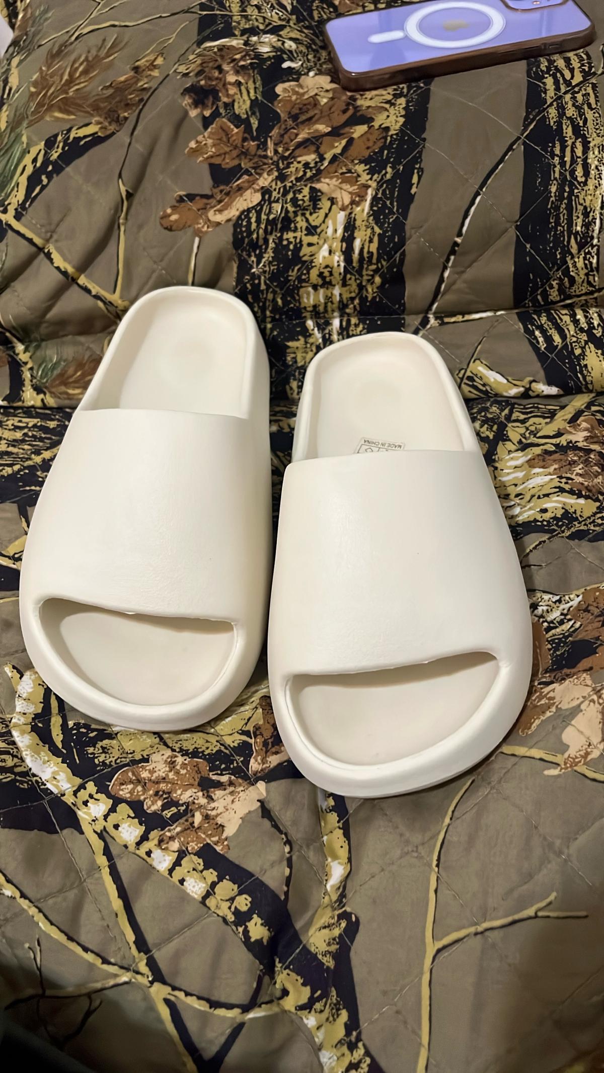 Yeezy slides cream