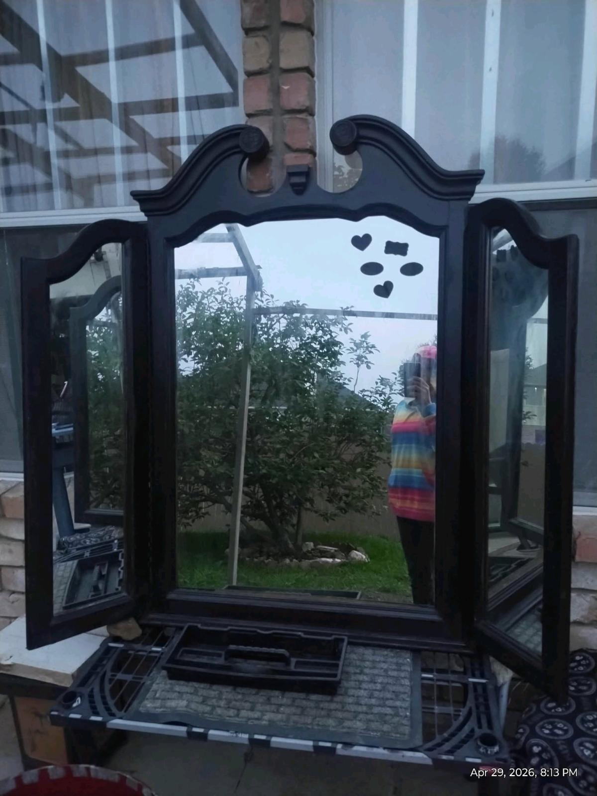 Victorianstyle threepanel mirrors