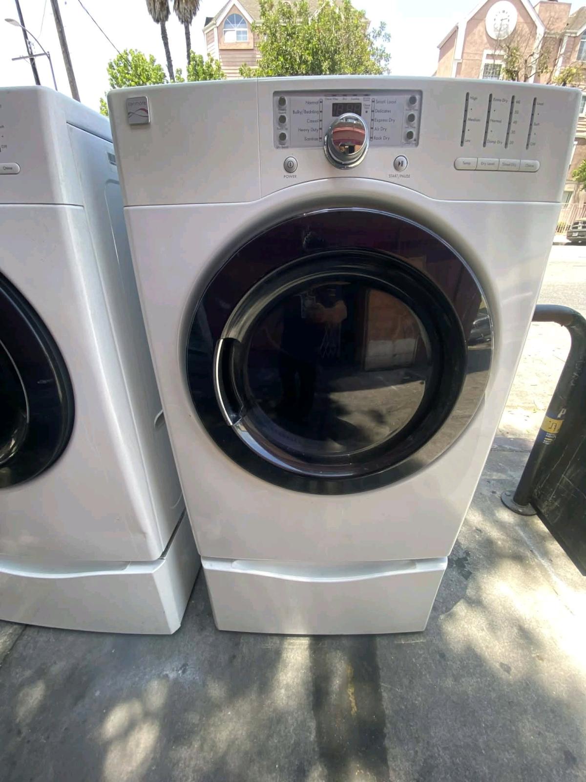 SET WASHER AND DRYER KENMORE PEDESTALS