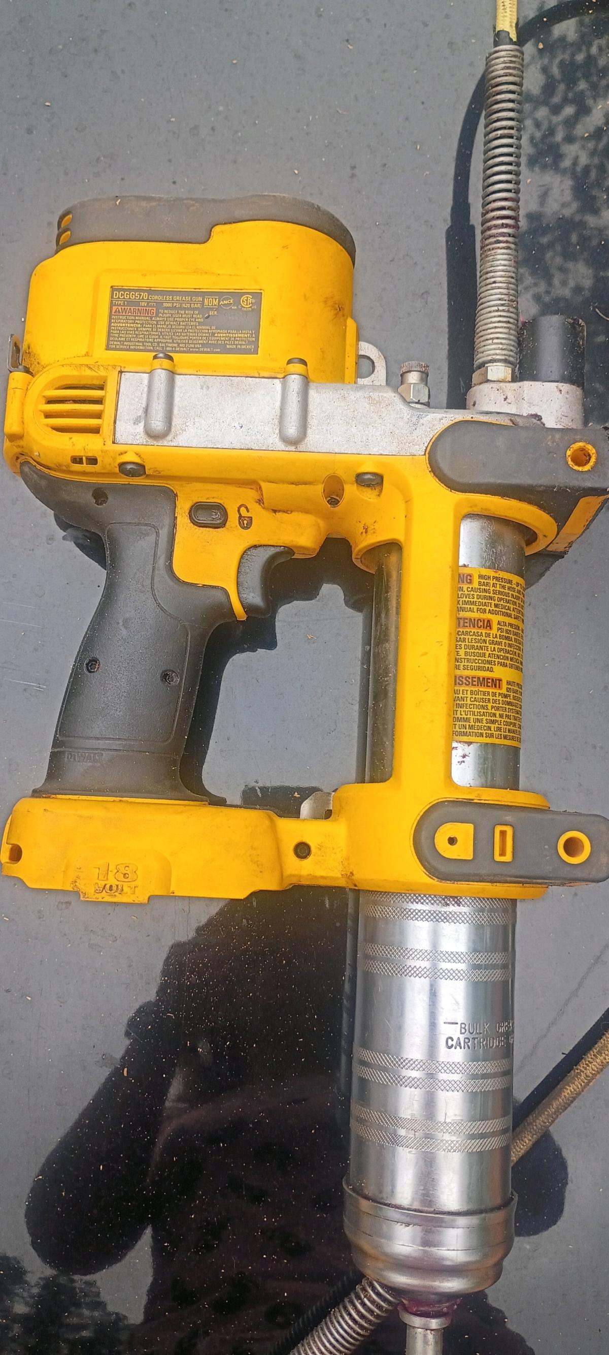 dewalt cordless grease gun