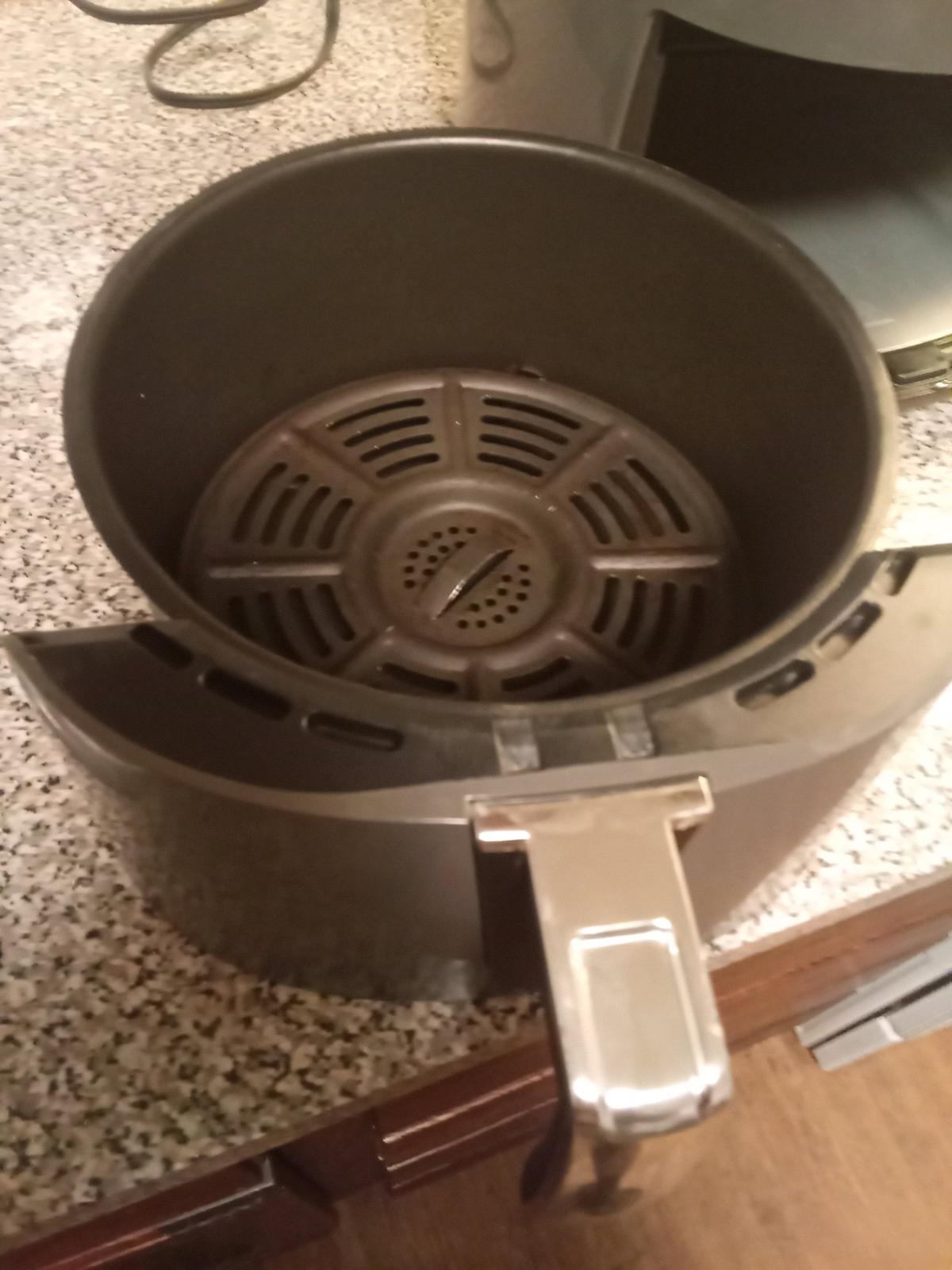 Ninja Air Fryer Electric with three functions and a warmer