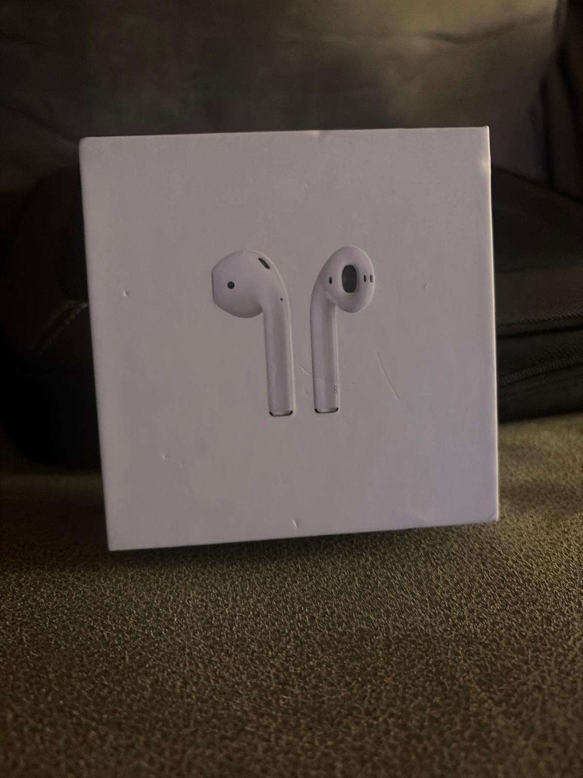 White Wireless Bluetooth Earbuds With Charging Case Included