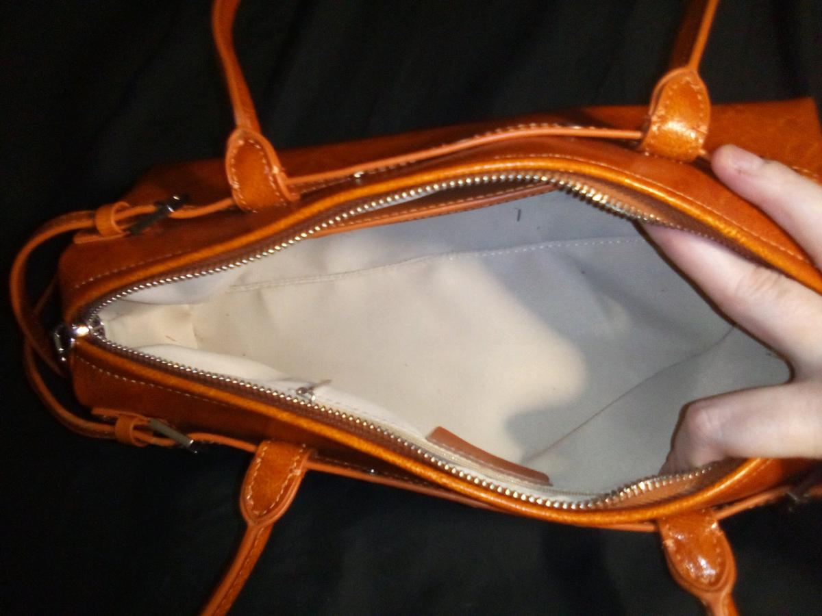 nice tan bag great for the rodeo or going out