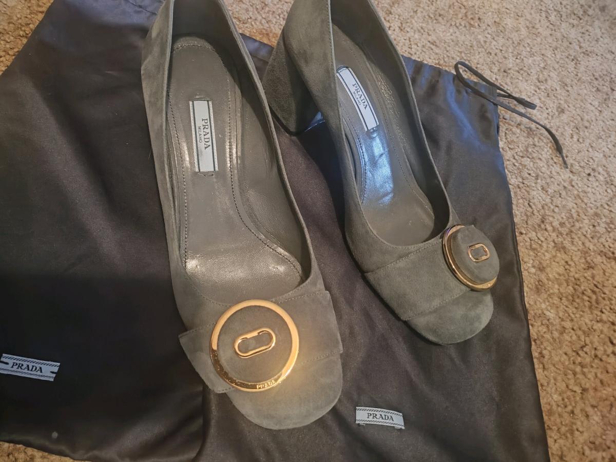 prada pumps with dust bags